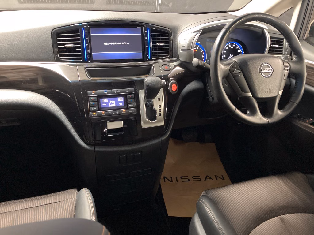 NISSAN ELGRAND