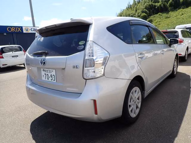 TOYOTA PRIUS ALPHA