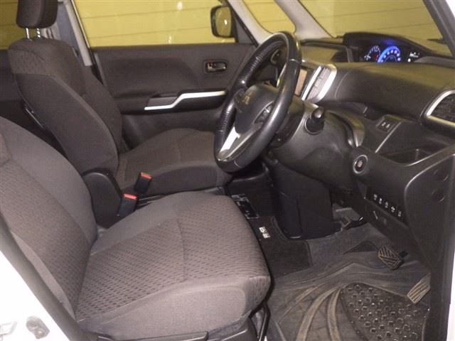 MITSUBISHI DELICA D:2