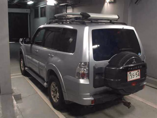 MITSUBISHI PAJERO
