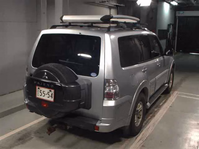MITSUBISHI PAJERO