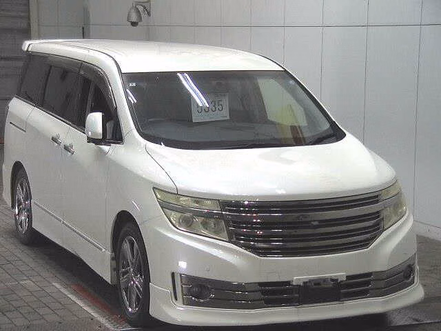 NISSAN ELGRAND