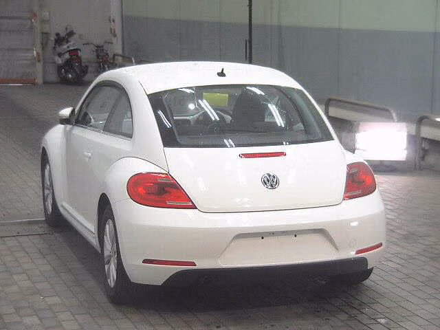 VOLKSWAGEN BEETLE