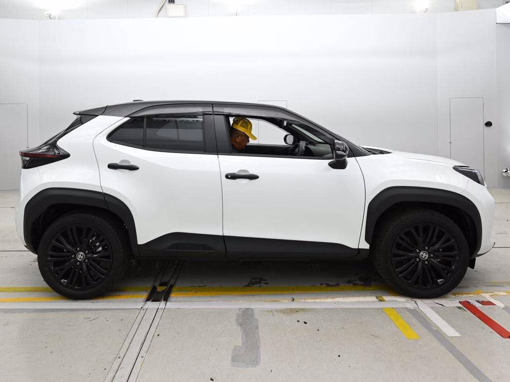 TOYOTA YARIS CROSS