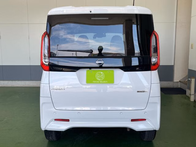 NISSAN ROOX
