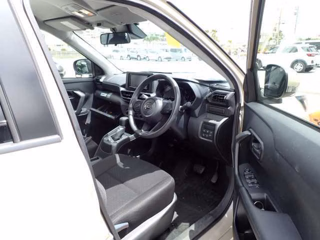 DAIHATSU ROCKY