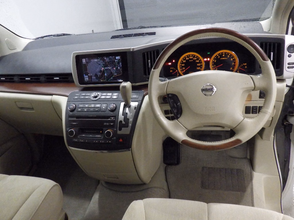 NISSAN ELGRAND