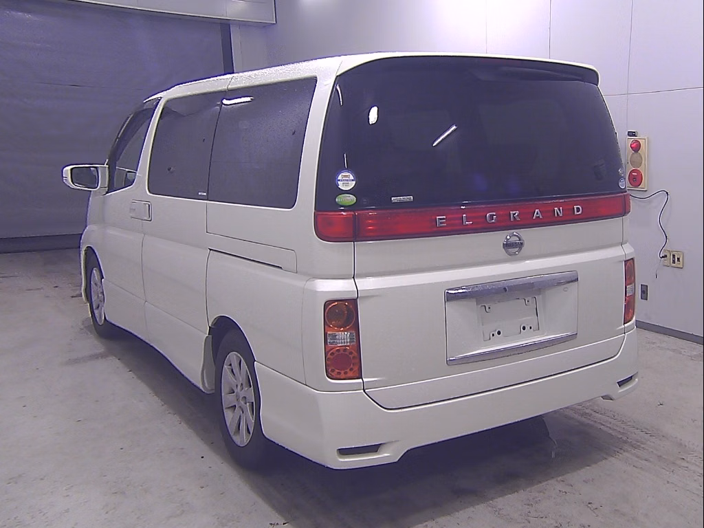 NISSAN ELGRAND