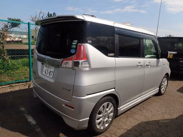 MITSUBISHI DELICA D:2