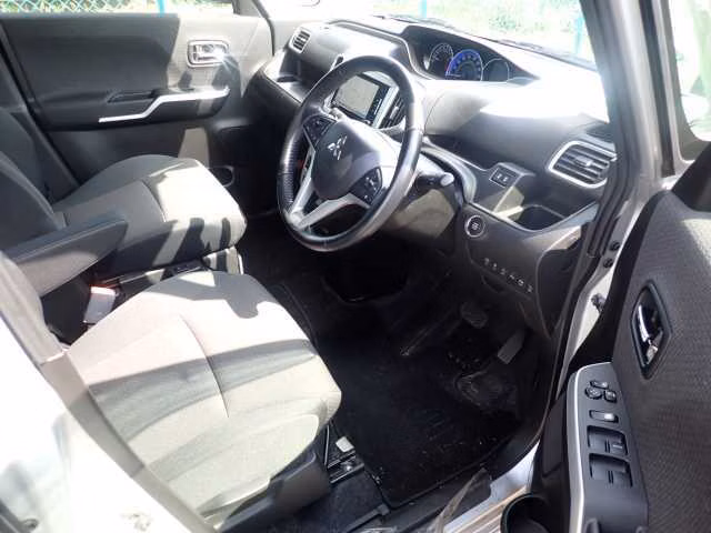 MITSUBISHI DELICA D:2