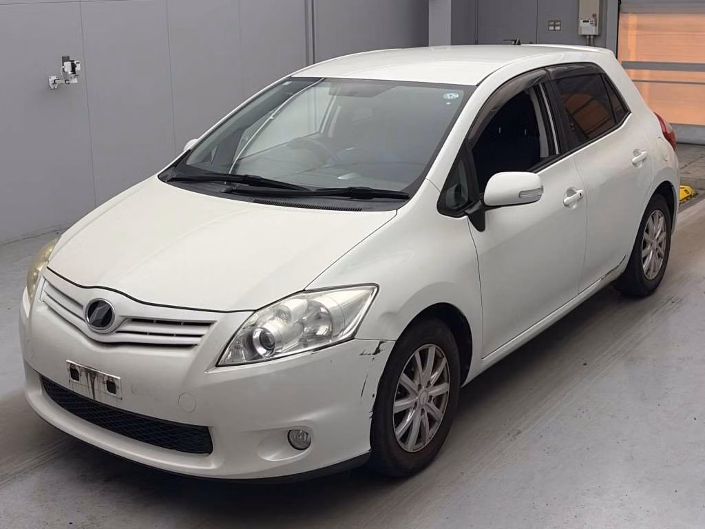 TOYOTA AURIS