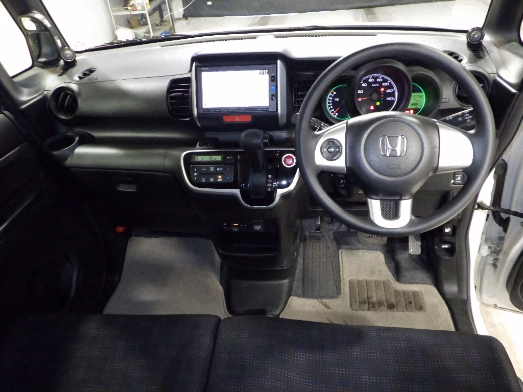 HONDA N-BOX