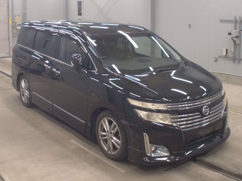 NISSAN ELGRAND