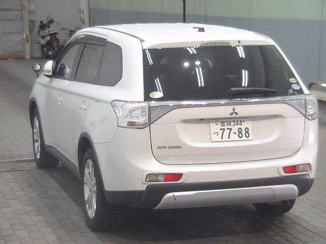 MITSUBISHI OUTLANDER