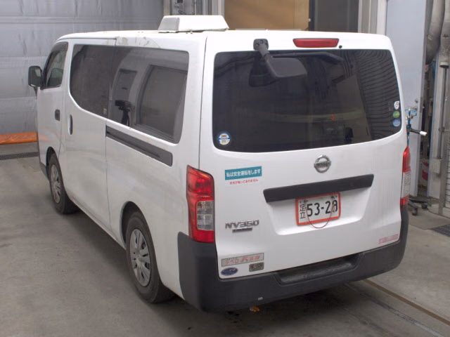 NISSAN NV350 CARAVAN