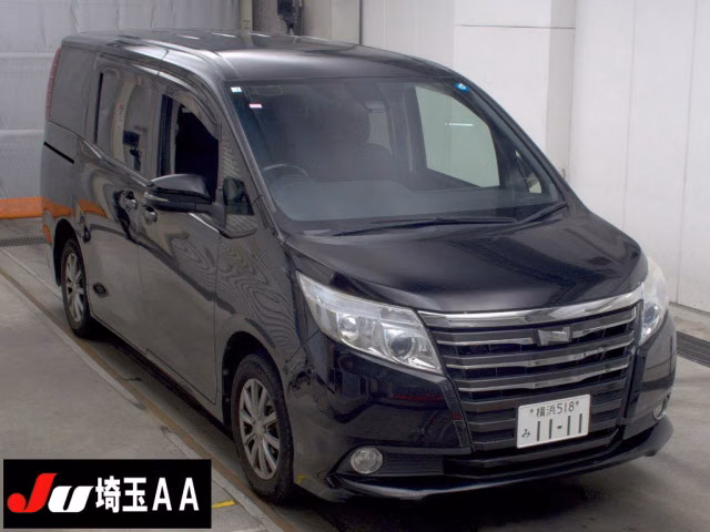 TOYOTA NOAH