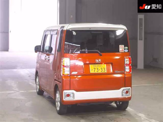 DAIHATSU WAKE