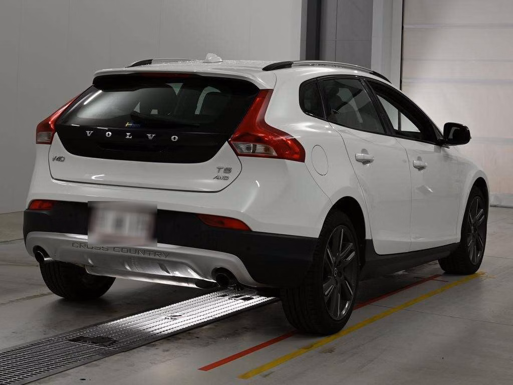 VOLVO V40