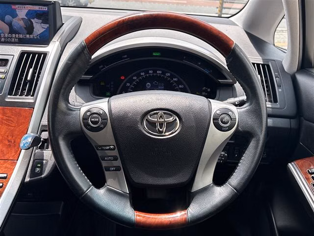 TOYOTA SAI