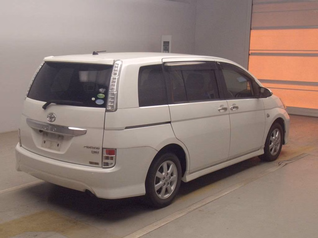 TOYOTA ISIS