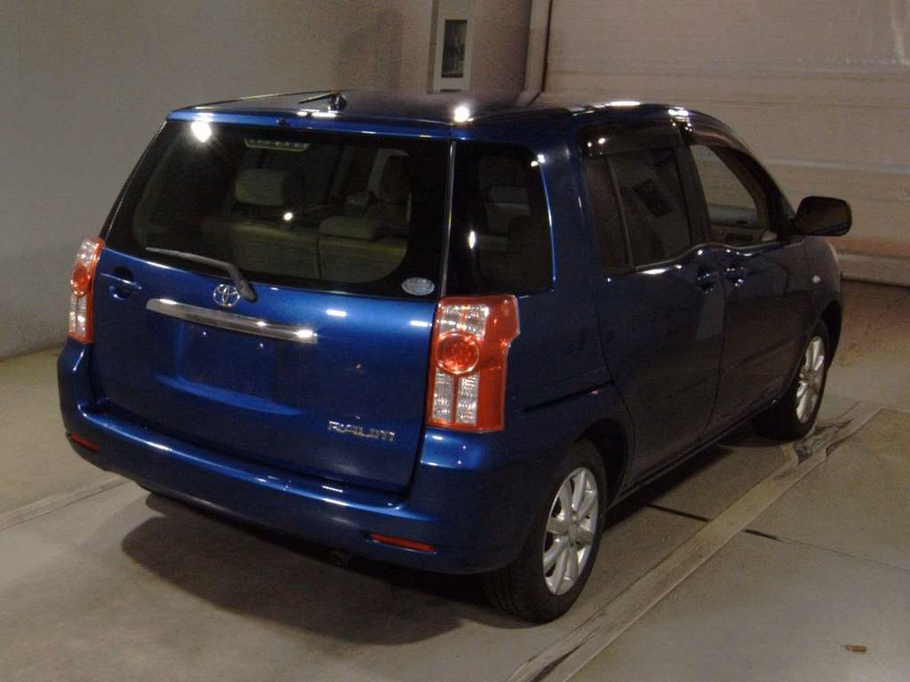 TOYOTA RAUM