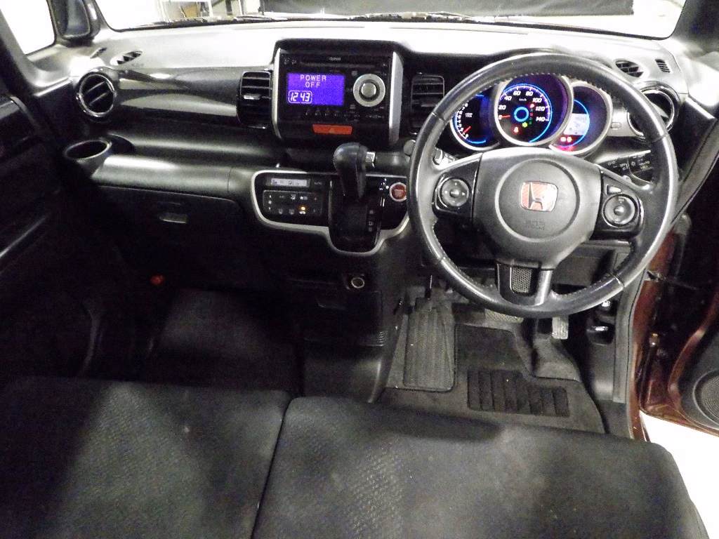 HONDA N-BOX