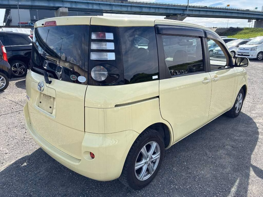 TOYOTA SIENTA