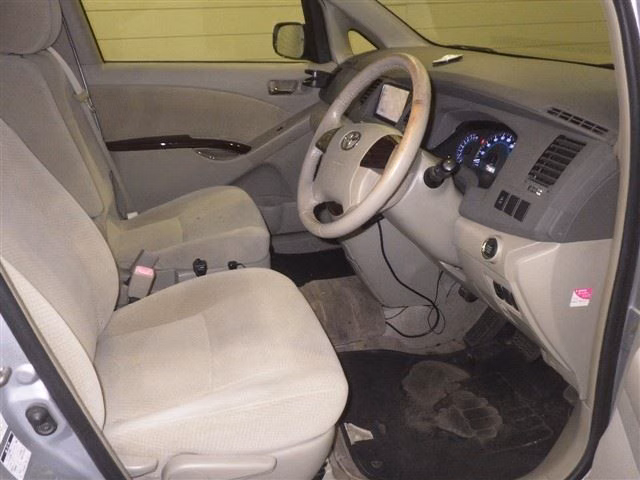 TOYOTA ISIS