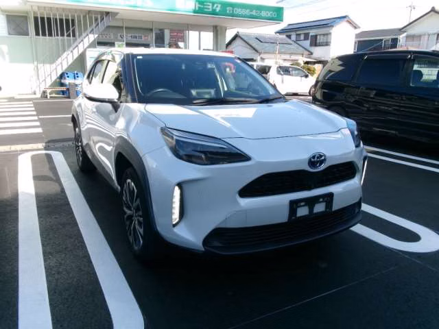 TOYOTA YARIS CROSS