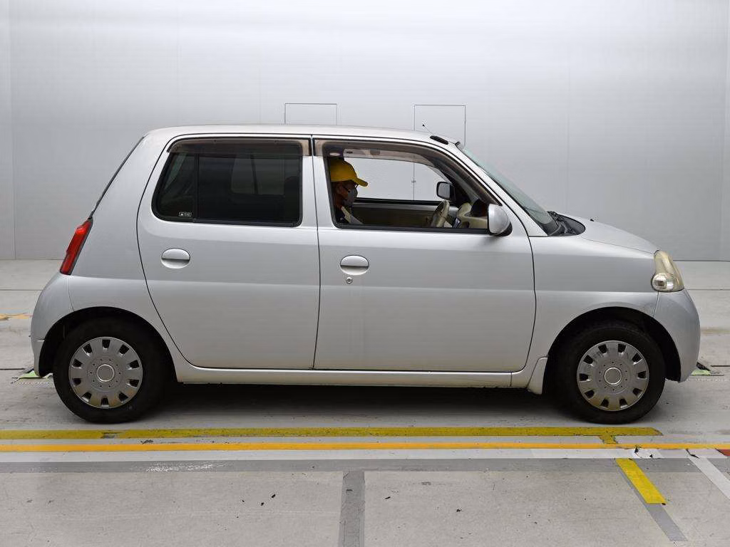 DAIHATSU ESSE