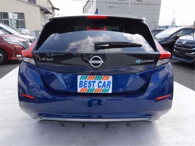 NISSAN LEAF