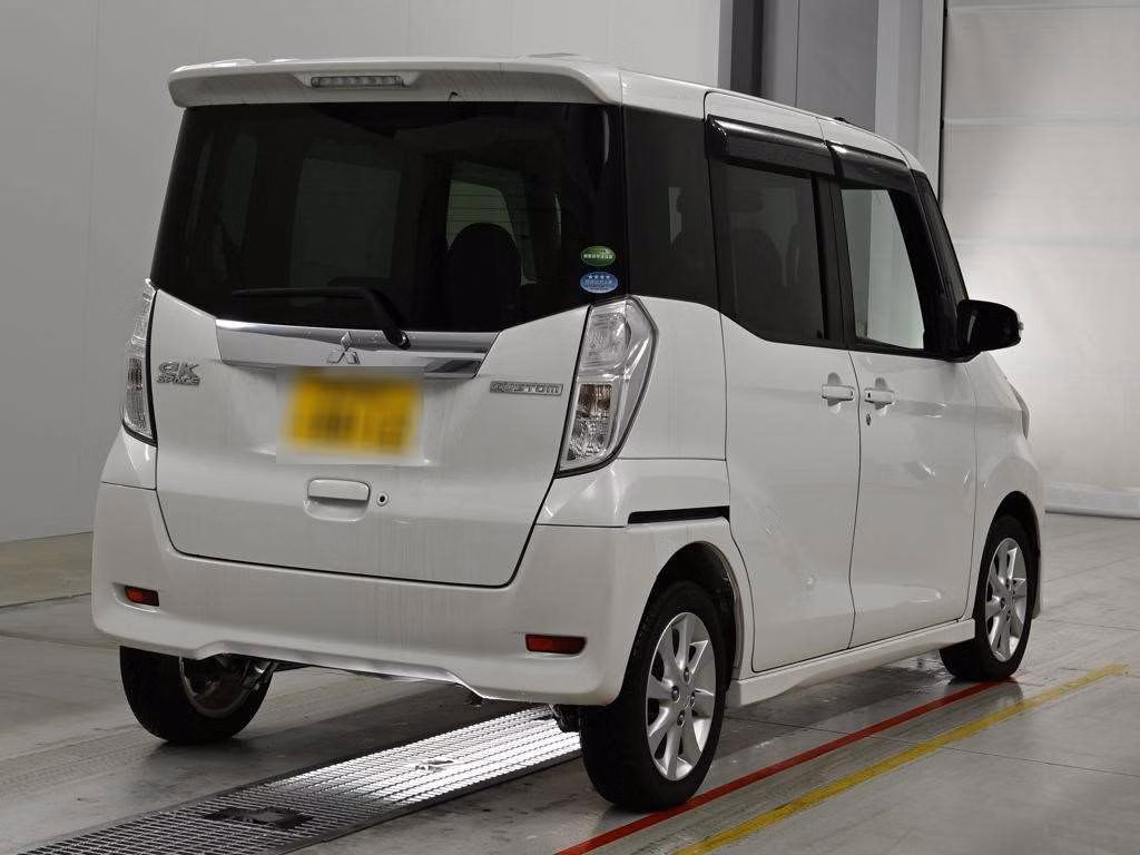 MITSUBISHI EK SPACE