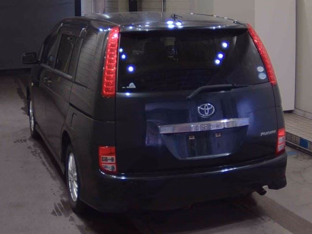 TOYOTA ISIS