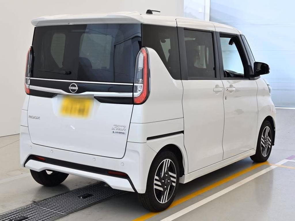 NISSAN ROOX