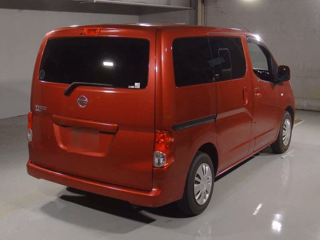 NISSAN NV200