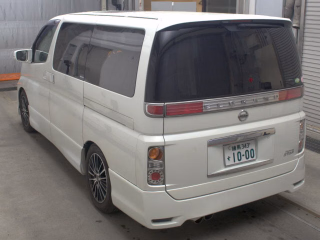 NISSAN ELGRAND