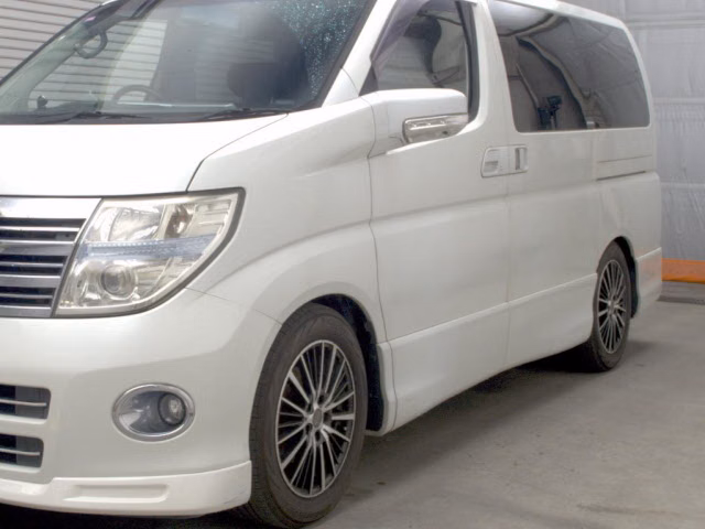 NISSAN ELGRAND