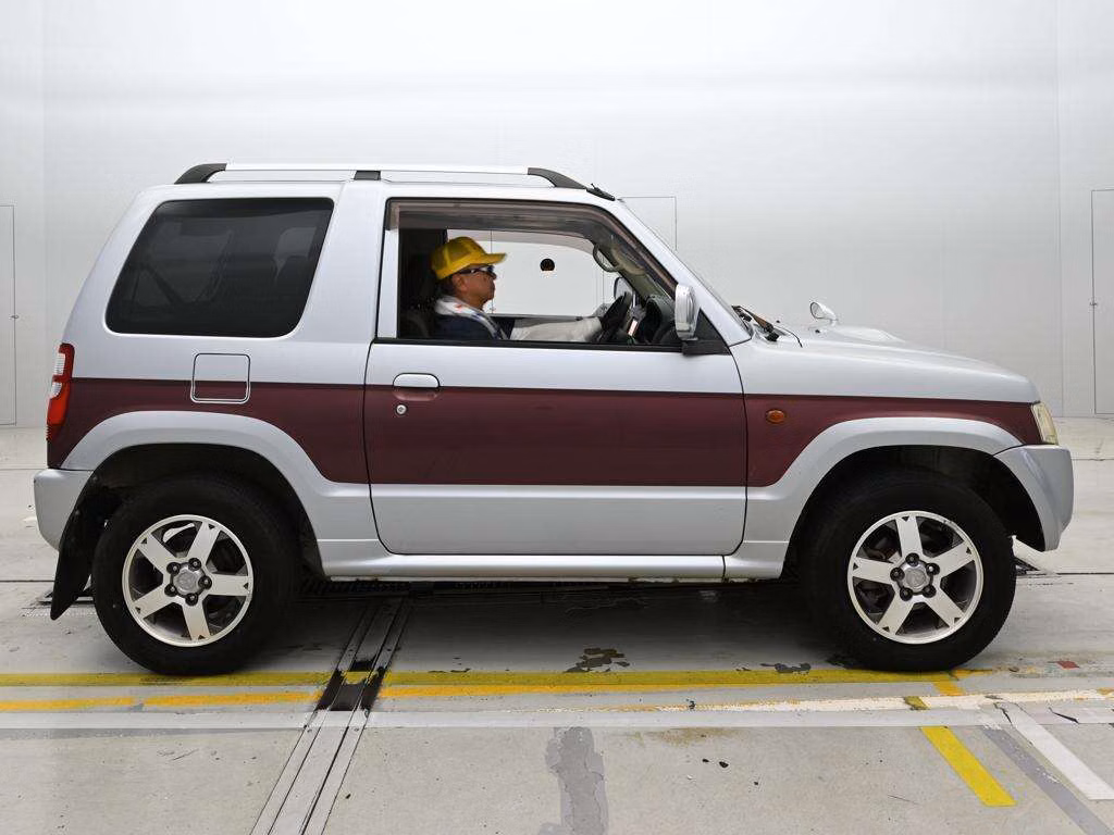 MITSUBISHI PAJERO MINI