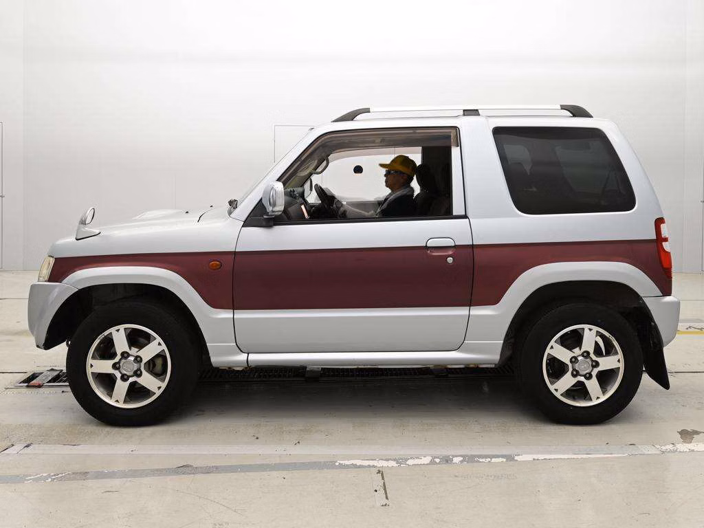 MITSUBISHI PAJERO MINI