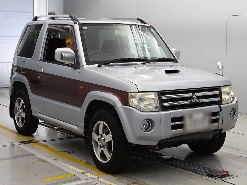 MITSUBISHI PAJERO MINI