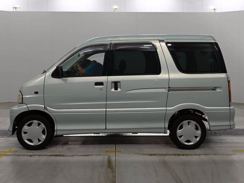 DAIHATSU ATRAI7