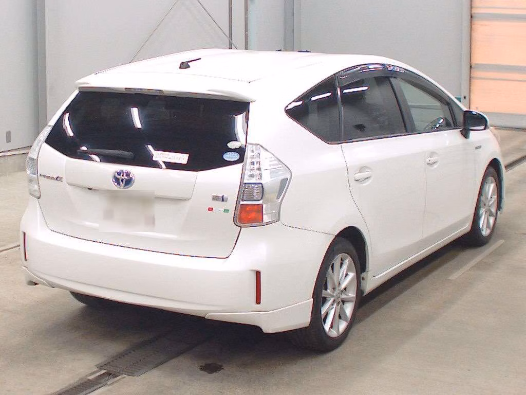 TOYOTA PRIUS ALPHA