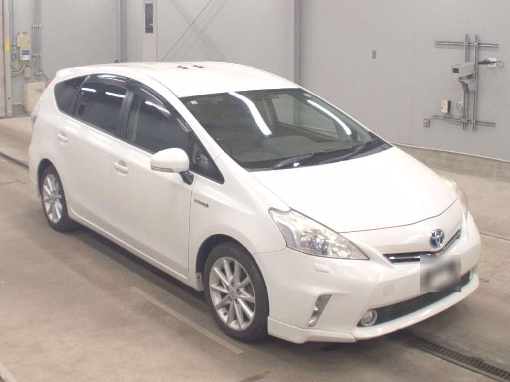 TOYOTA PRIUS ALPHA
