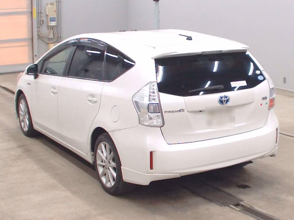 TOYOTA PRIUS ALPHA