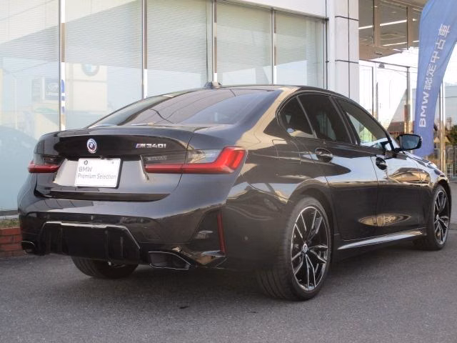 BMW 3-SERIES