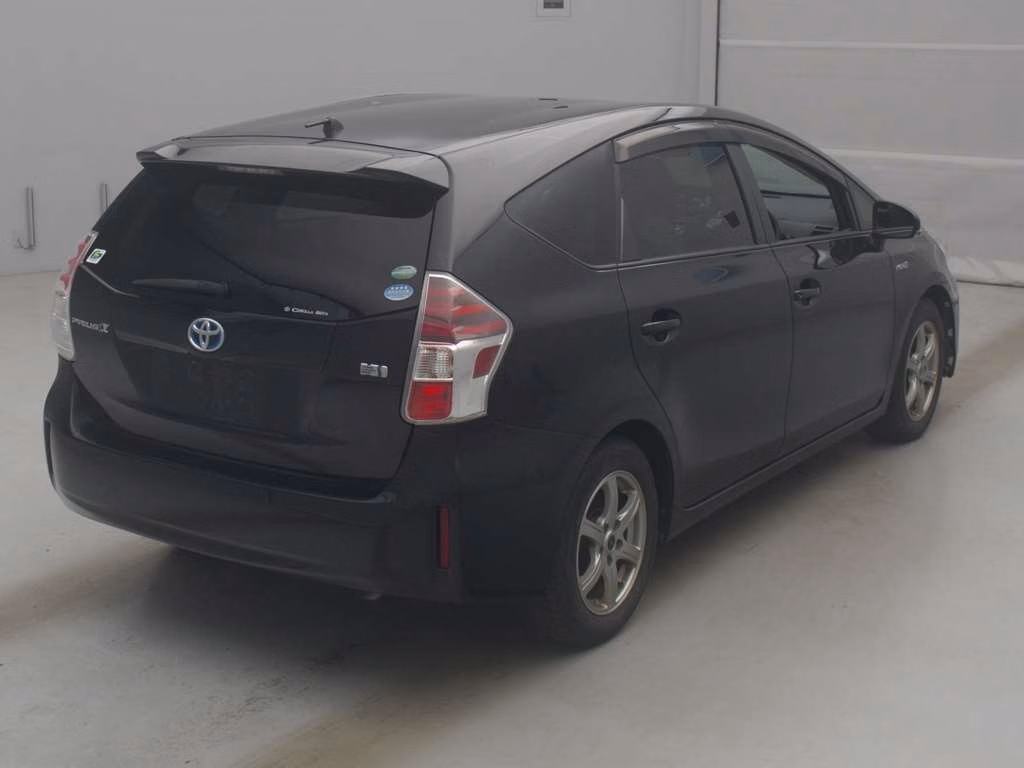 TOYOTA PRIUS ALPHA