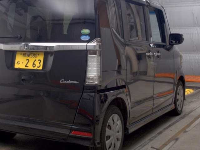 HONDA N-BOX+