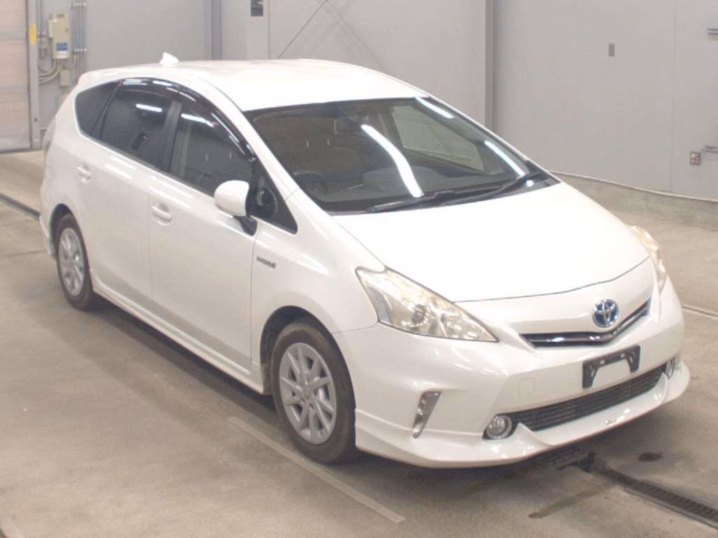 TOYOTA PRIUS ALPHA