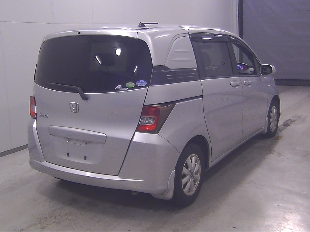 HONDA FREED SPIKE
