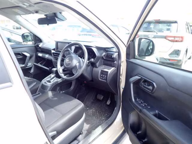 DAIHATSU ROCKY